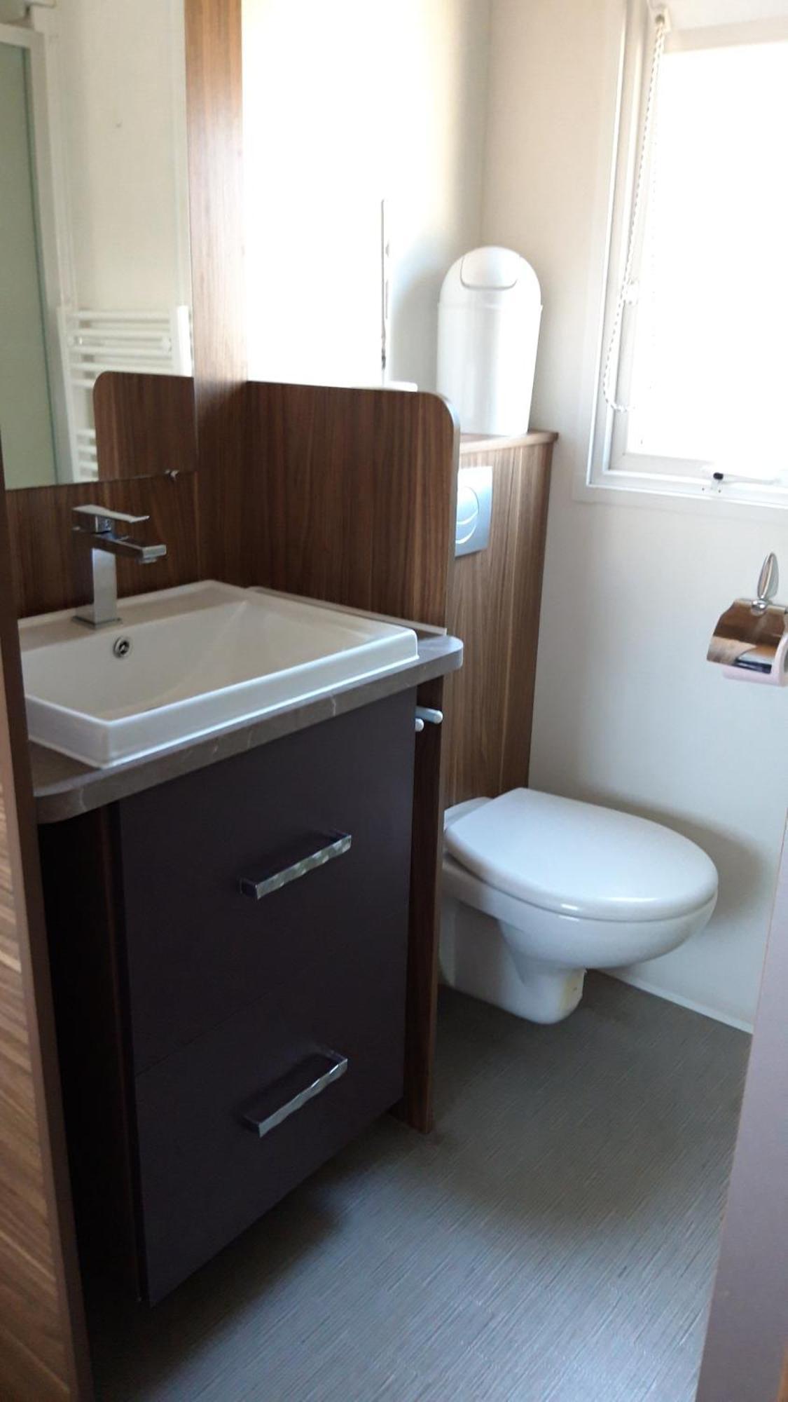 Camping Azur 49 *